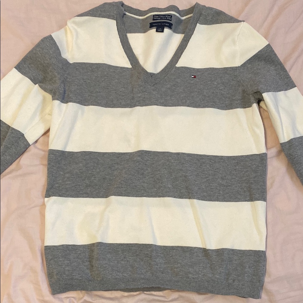 Tommy Hilfiger V-Neck Gray and White Sweater